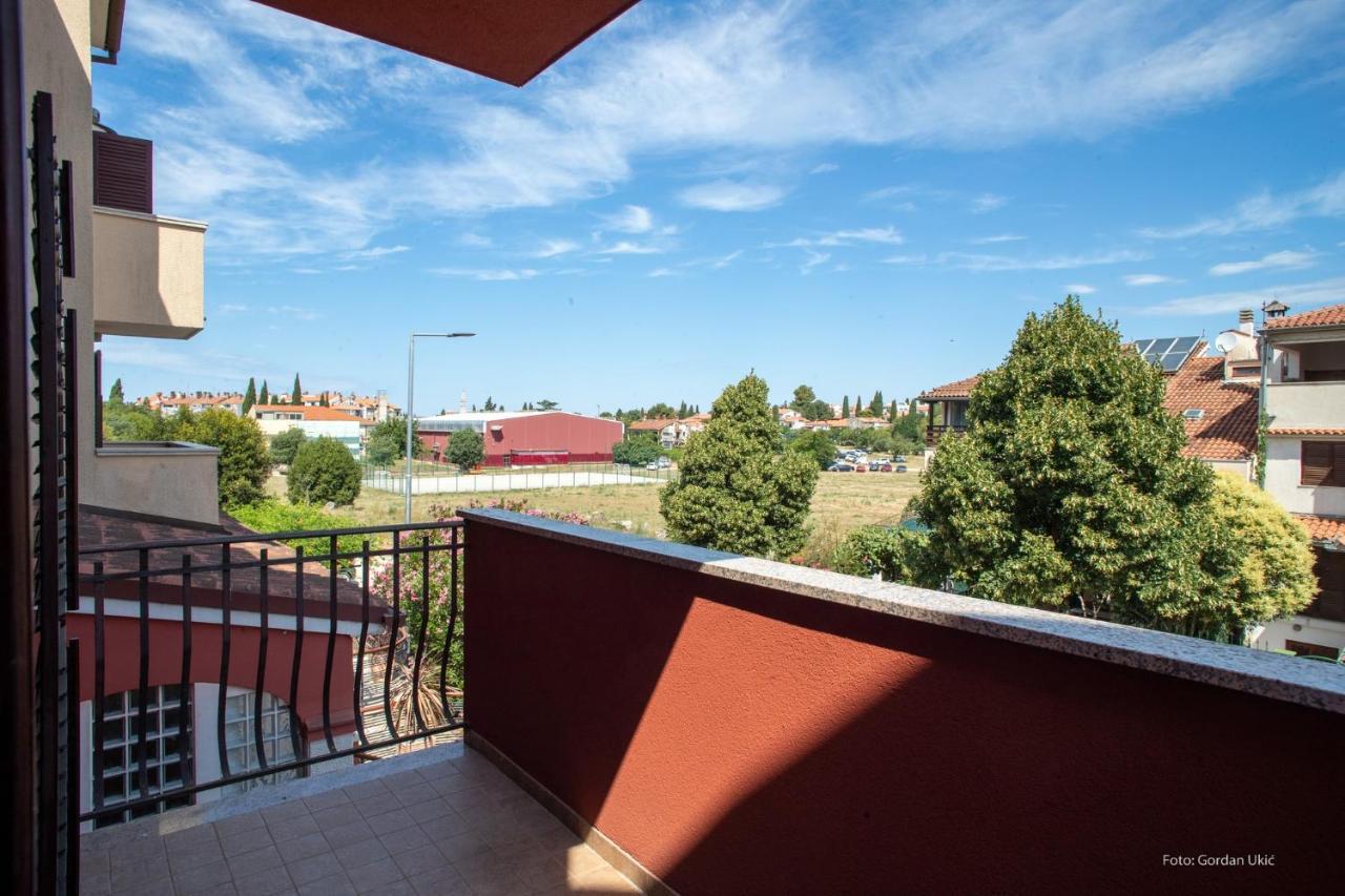 Midea Apartment